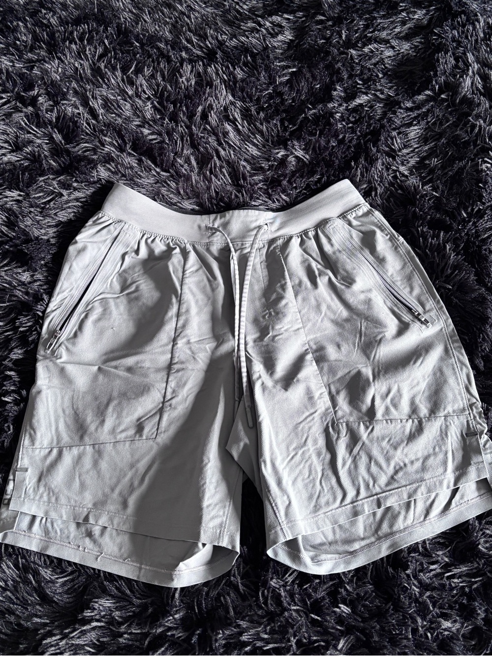 LULULEMON - Light Gray Men's Drawstring Performance Shorts
